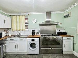 Kitchen- click for photo gallery